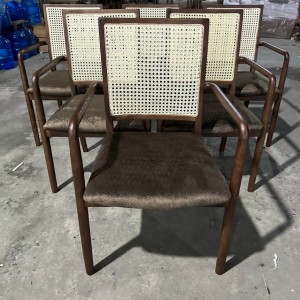 Ghế gỗ tay cầm tựa đan mây mắt cáo
