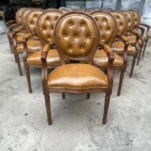 Ghế lousi có tay cầm