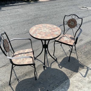 Bộ bàn ghế đá mosaic hoa văn sân vườn