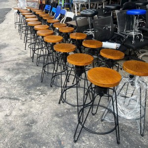 Ghế bar cafe chân sắt
