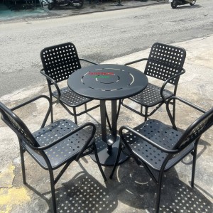Bộ bàn ghế sắt ngoài trời 4 ghế 1 bàn tròn cho quán cafe, quán ăn